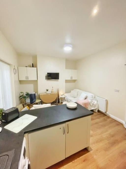 5 Bedroom, Sleeps 9 - Base To Explore Liverpool And Beyond ليفربول المظهر الخارجي الصورة