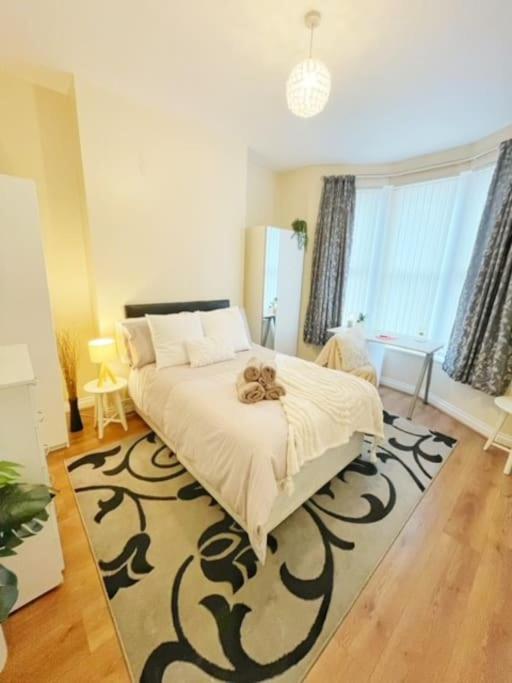 5 Bedroom, Sleeps 9 - Base To Explore Liverpool And Beyond ليفربول المظهر الخارجي الصورة