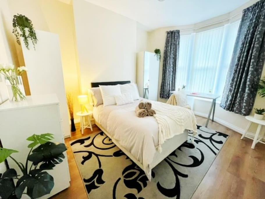 5 Bedroom, Sleeps 9 - Base To Explore Liverpool And Beyond ليفربول المظهر الخارجي الصورة