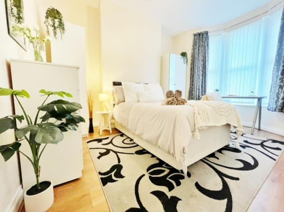 5 Bedroom, Sleeps 9 - Base To Explore Liverpool And Beyond ليفربول المظهر الخارجي الصورة