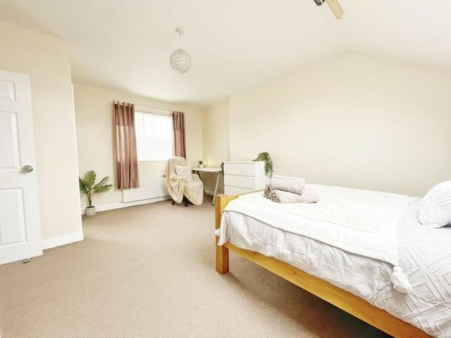 5 Bedroom, Sleeps 9 - Base To Explore Liverpool And Beyond ليفربول المظهر الخارجي الصورة
